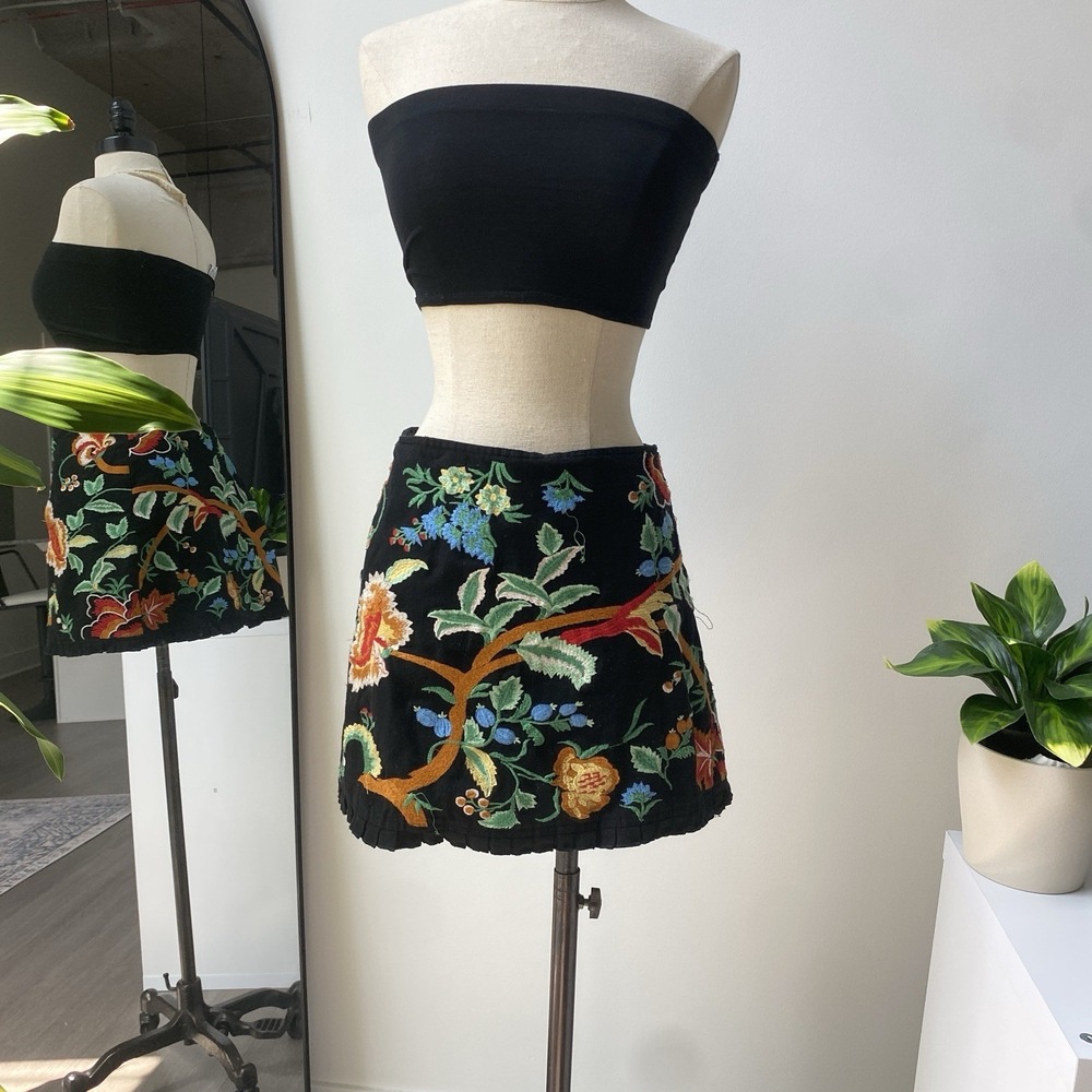 Zara Jacquard Embroidered Floral Skirt Women's Size Medium Whimsy Colorful